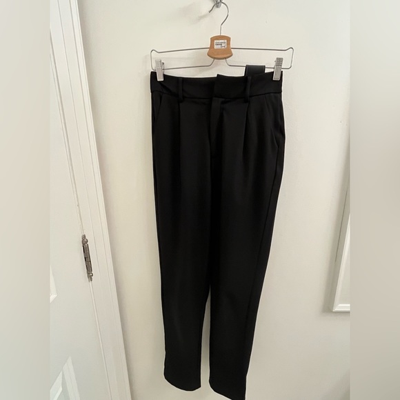 Black formal pants. Comes with belt - Picture 1 of 1